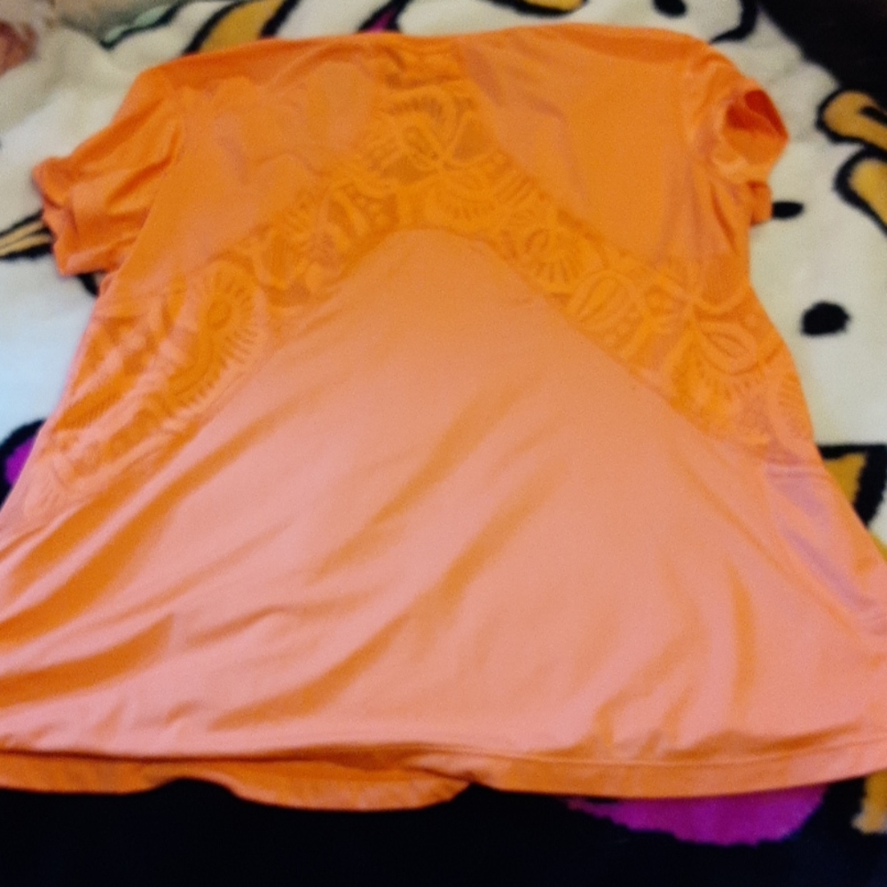 3/$20 Merrell Top - Picture 2 of 2